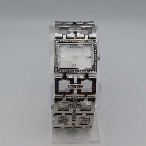 Red herring ladies quartz - red,