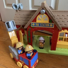 Happyland Fire Station Playset with fire engine, fire officer, two fireman & cat
