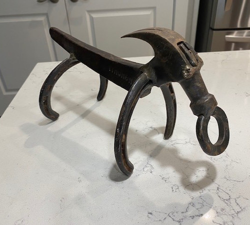 Vintage horse shoe art - shoe, metal