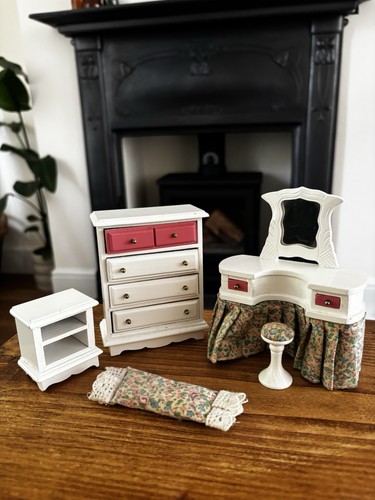 Vintage miniature dollshouse - vintage,