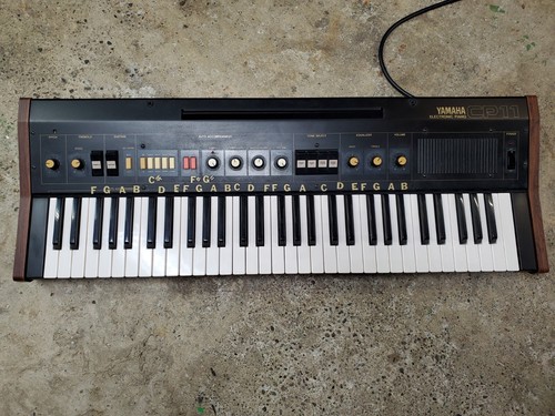Yamaha cp11 electronic piano - yamaha,