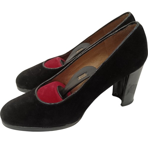 Russell bromley stuart - russell, &