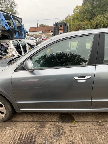 2012 skoda superb front left - skoda,