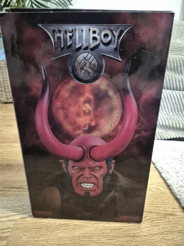 Sideshow hellboy scale - hellboy,