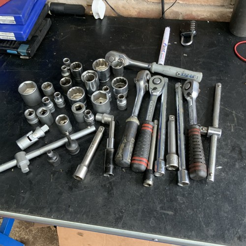 Massive job lot sockets - lot,
