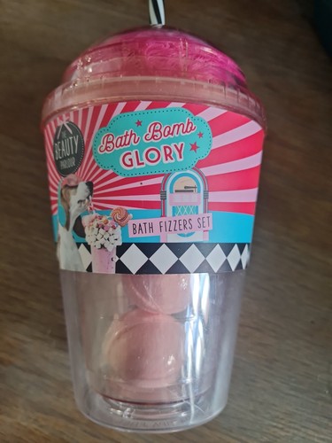 Milkshake cup bath fizzers - of,