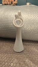 circle of love figurine