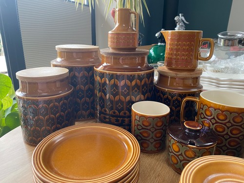 Hornsea pottery selection - -,