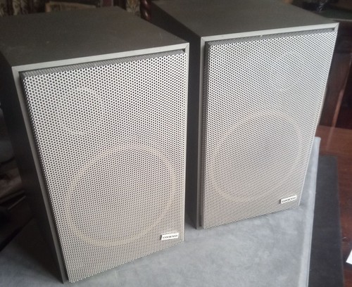 Onkyo pair of bookshelf - 20,