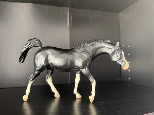 Retired classic breyer - breyer, horse