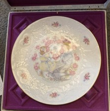  COLLECTIBLE ROYAL DOULTON ***VALENTINE'S DAY PLATE***BRAND NEW BOXED 