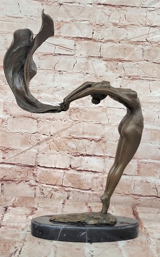 Signed mavchi bronze - signed,