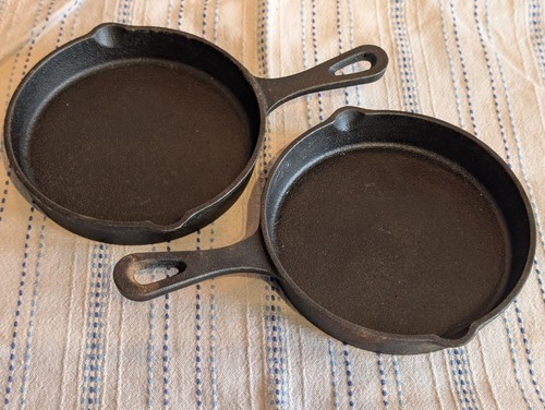 Small antique cast iron frying - small,