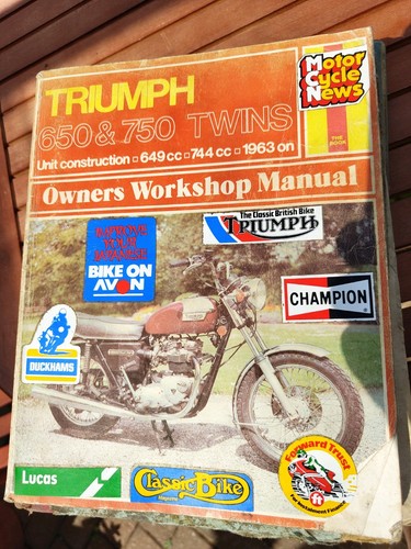 Triumph 650 750 twins - triumph,