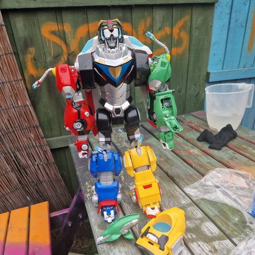 Voltron legendary defender - 16",