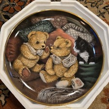Franklin Mint  heirloom plate - Sue Willis - Bear Facts