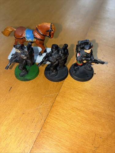 Assorted warhammer figures - 4,