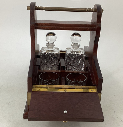 Decanter set with mahogany - set,