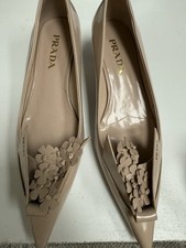Authentic Prada 2023 Floral Cut Glossy Nude Beige Kitten Heels $1650 38 8 Shoes