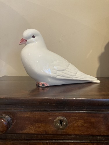 Sitting dove secla pottery - dove,
