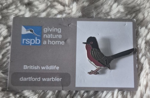 Rspb bird pin badge - badge, dartford