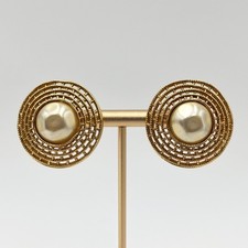 CHANEL Vintage Faux Pearl Clip