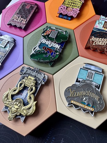 Honeycomb medal holder - medal, |