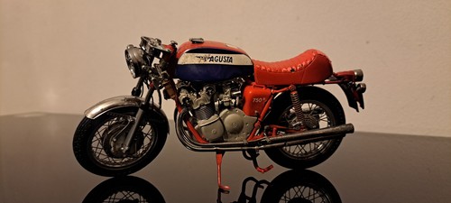 Scale augusta 750 - scale, s