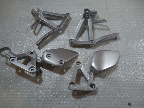 Yamaha fzs600 fazer footrest - yamaha,