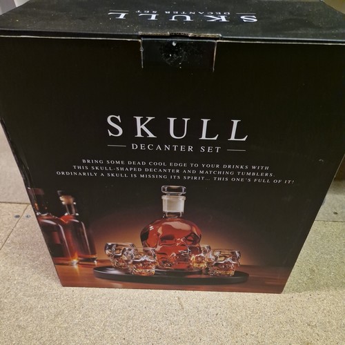 Scull decanter set with - scull,
