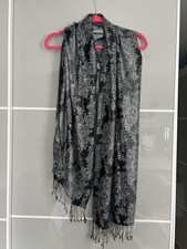 Atmosphere Shiny Scarf One