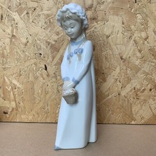 LLADRO NAO Porcelain Figurine