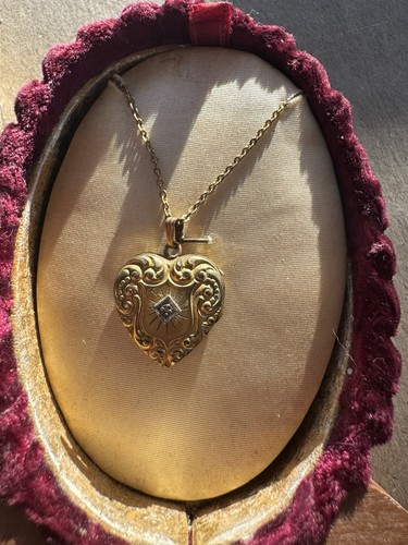 Vintage gold toned heart - vintage,