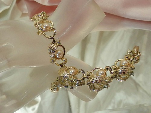 Feminine pretty vintage - pretty,