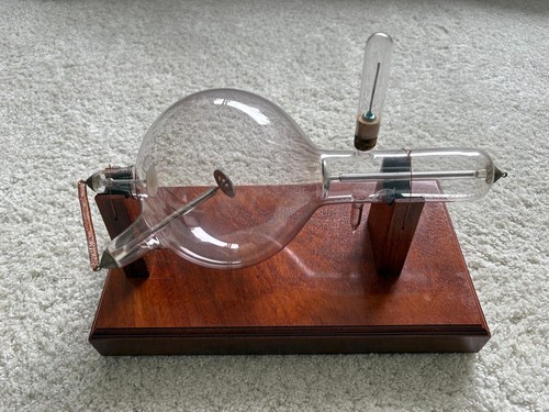 Antique gundelach ray vacuum - antique, x