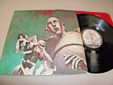 QUEEN NEWS OF THE WORLD VINYL