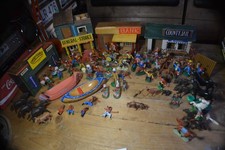 Job Lot Figures, Cowboy & Indian’s Figures And Building Bank Vintage Old toys