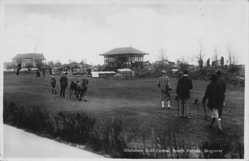 Skegness miniture golf course - golf,