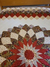KING-SIZE BEAUTIFUL VINTAGE PATCHWORK QUILTED BEDSPREAD THROW FRESHLY LAUNDERED