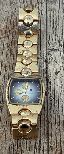 Swiss hunter quartz watch