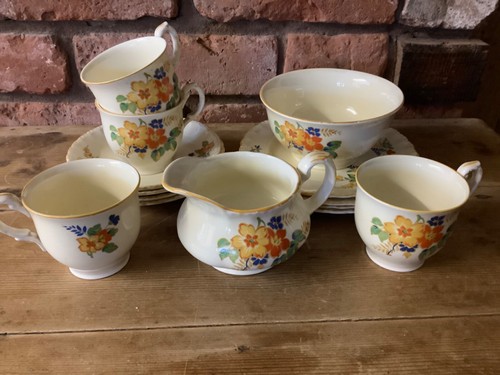 Grindley pottery cream petal - grindley,