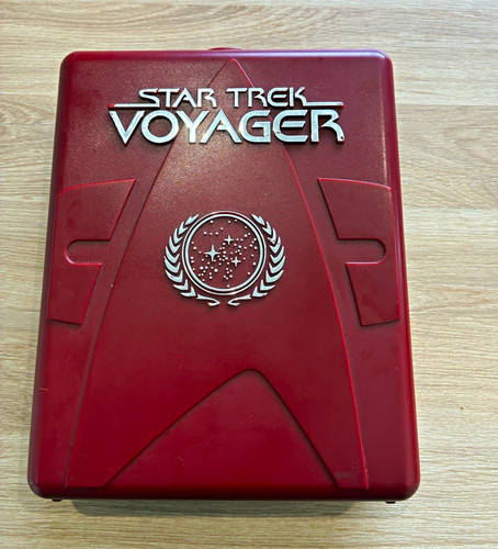 Star trek voyager - voyager, 1