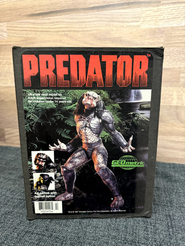 Geometric predator scale - 1/8,