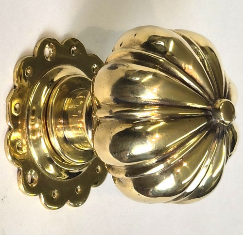Pair fluted round cast solid