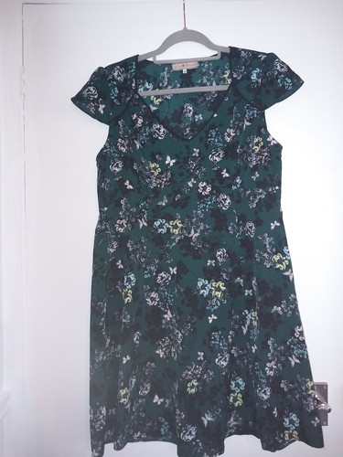 Good condition ladies green - ladies,