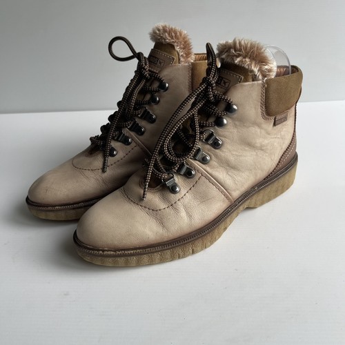 Pikolinos lace ankle boots - up,
