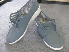 NEW  WOMEN'S DAMART SIZE 6/EU39 BLUE CANVAS LACE-UP BOAT SHOE WITH RAISED HEEL