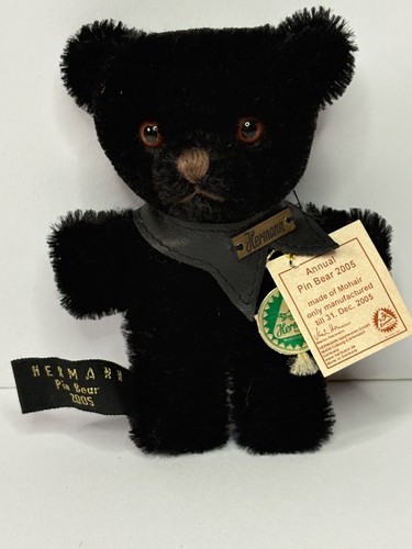 Hermann teddy annual pin bear - annual,