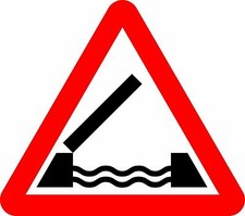 Opening or swing bridge ahead