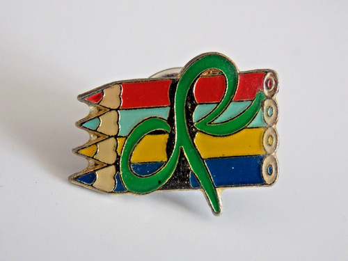 Macmillan cancer relief pin - macmillan,